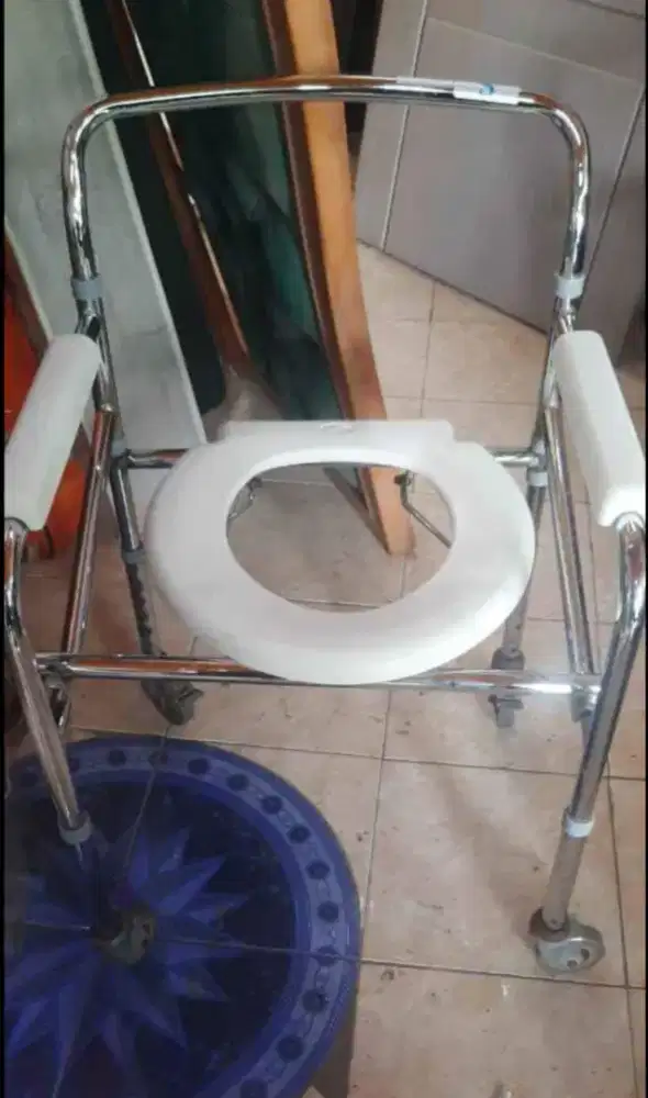 Kursi pup untuk lansia