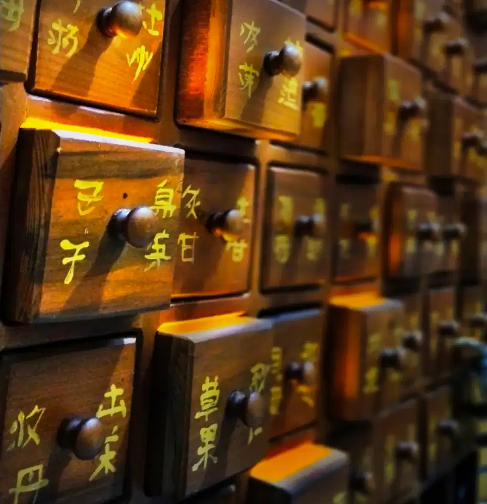 Dekorasi laci kayu 80 laci meja kursi lampu sepeda antik vintage lawas