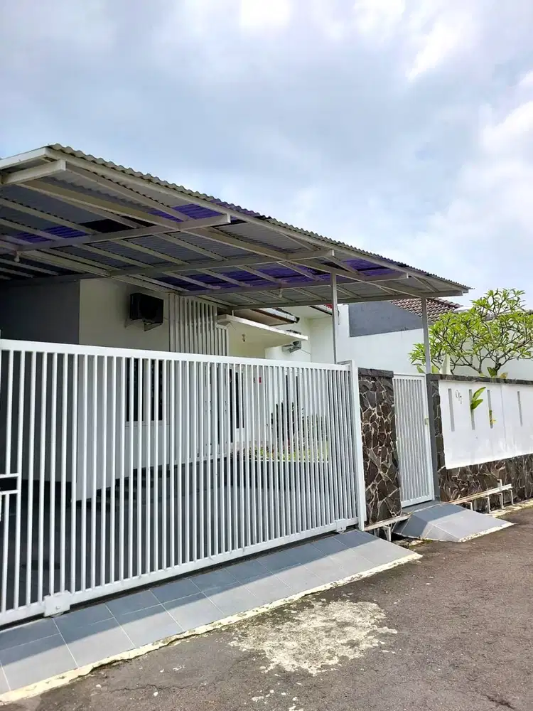 Rumah Rapi dan Nyaman di Perumahan Candi Indah