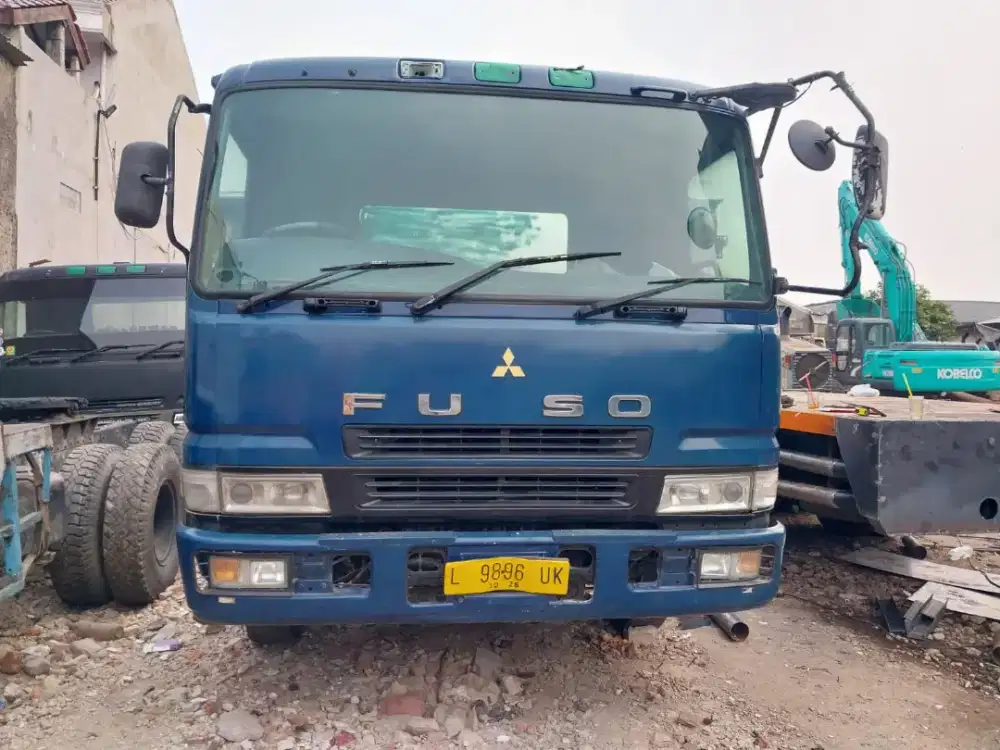 Mitsubishi fuso buil up 6d24 trinton 6x4 kondisi bags