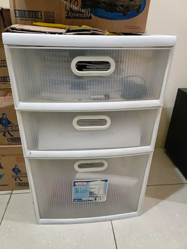 Kontainer Plastik 3 Tingkat