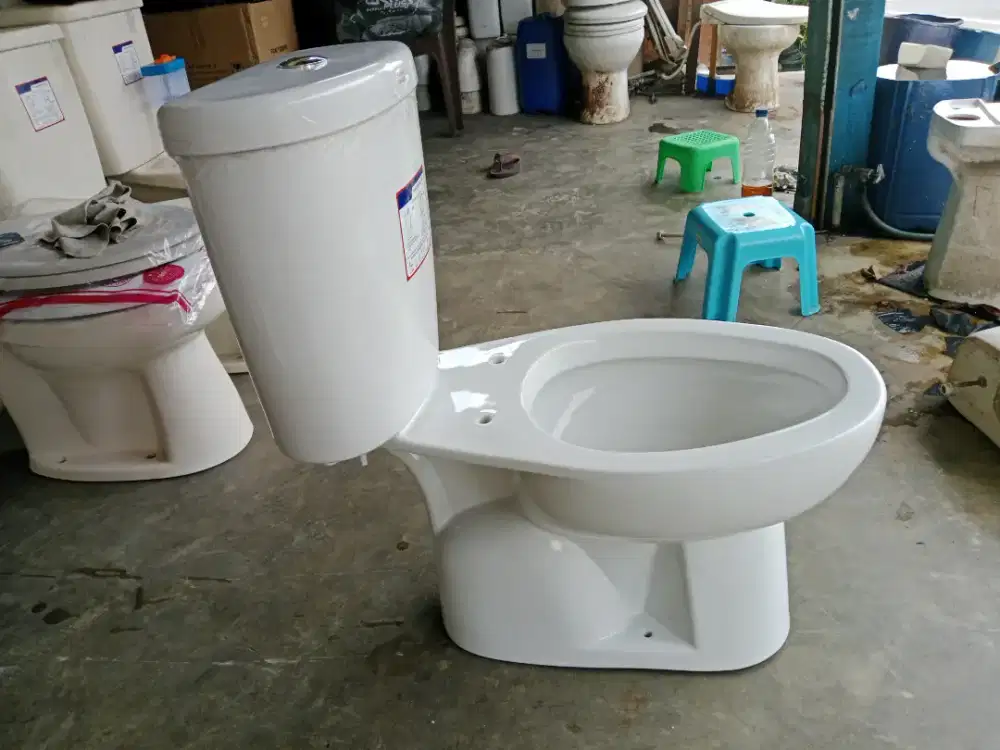 Kloset duduk American standar putih