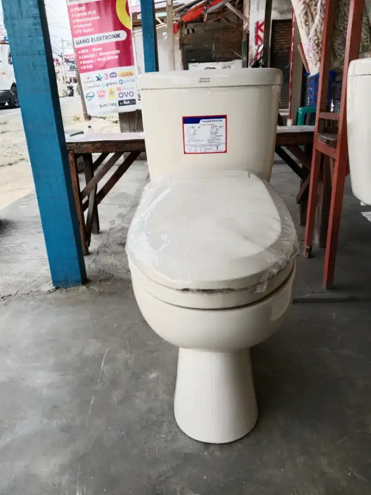 Kloset duduk American standar cream