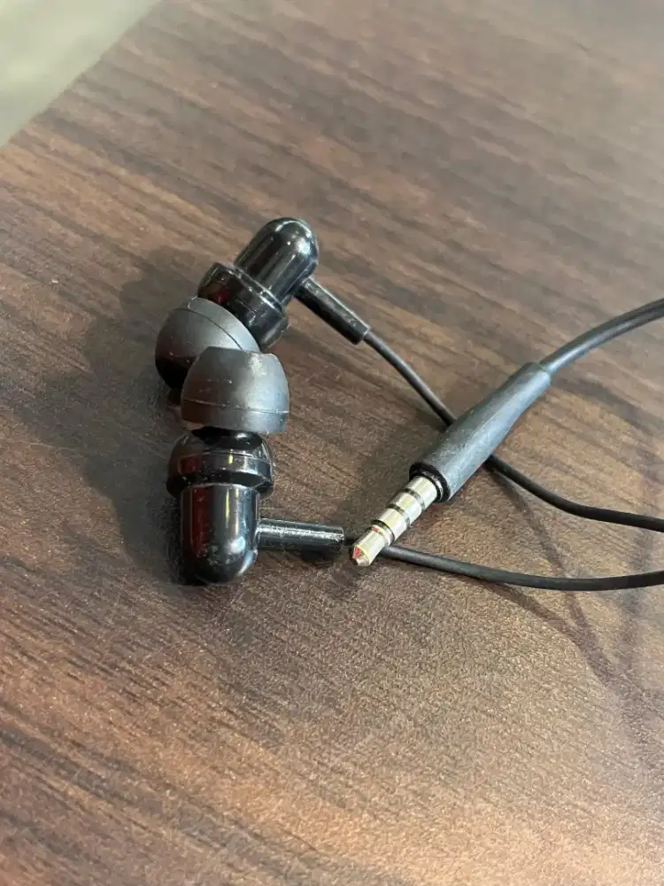 Earphone Kabel Robot