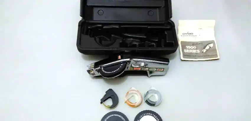 Dymo 1570 Manual Label Maker / Alat Pencetak Label Nama