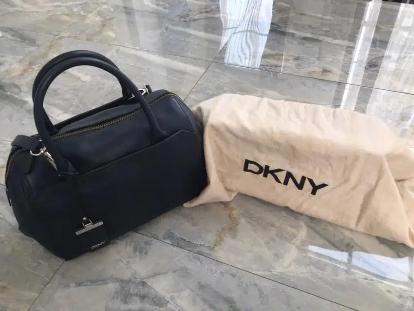 Preloved Tas kerja DKNY navy original