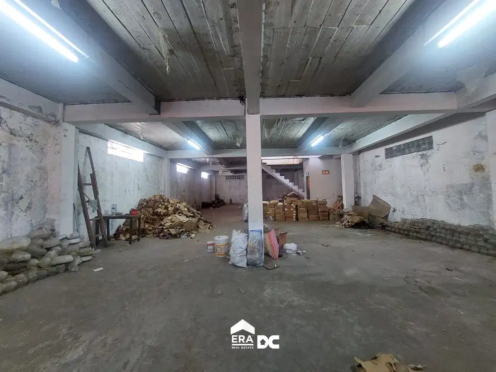 Ruang Usaha 3 Lantai Kawasan Wisata Kota Lama Cendrawasih Semarang