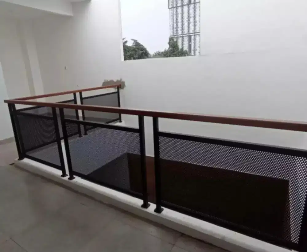 Pagar balkon perforated expandet minimalis