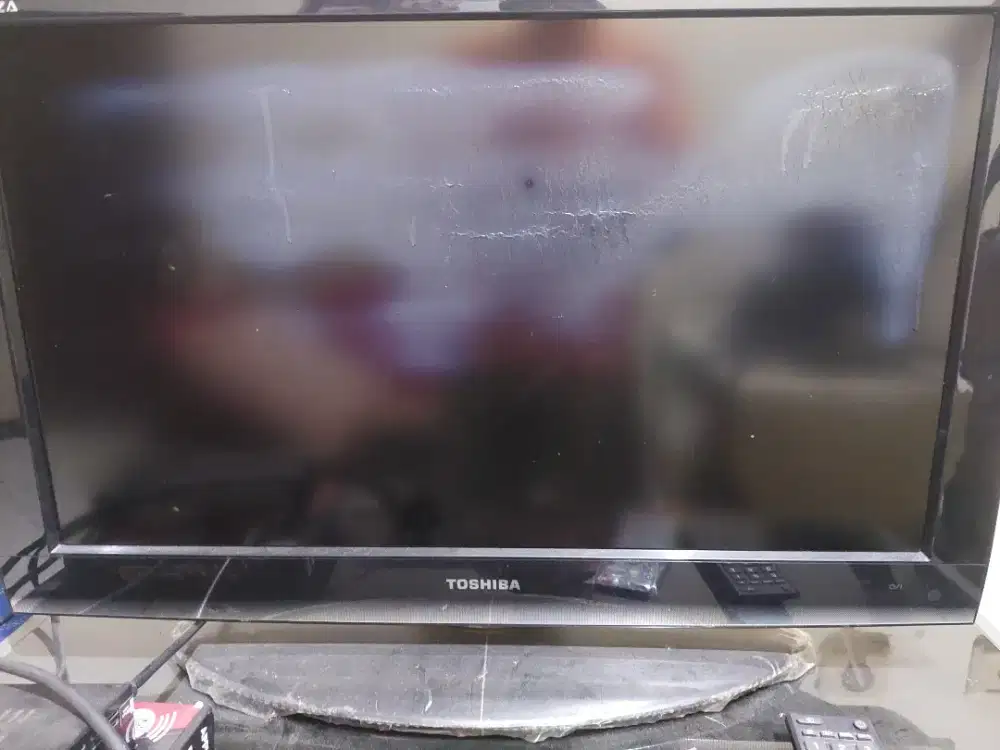 JUAL CEPAT TV TOSHIBA 26 inch LCD Analog Layar Mengkerut - Surabaya