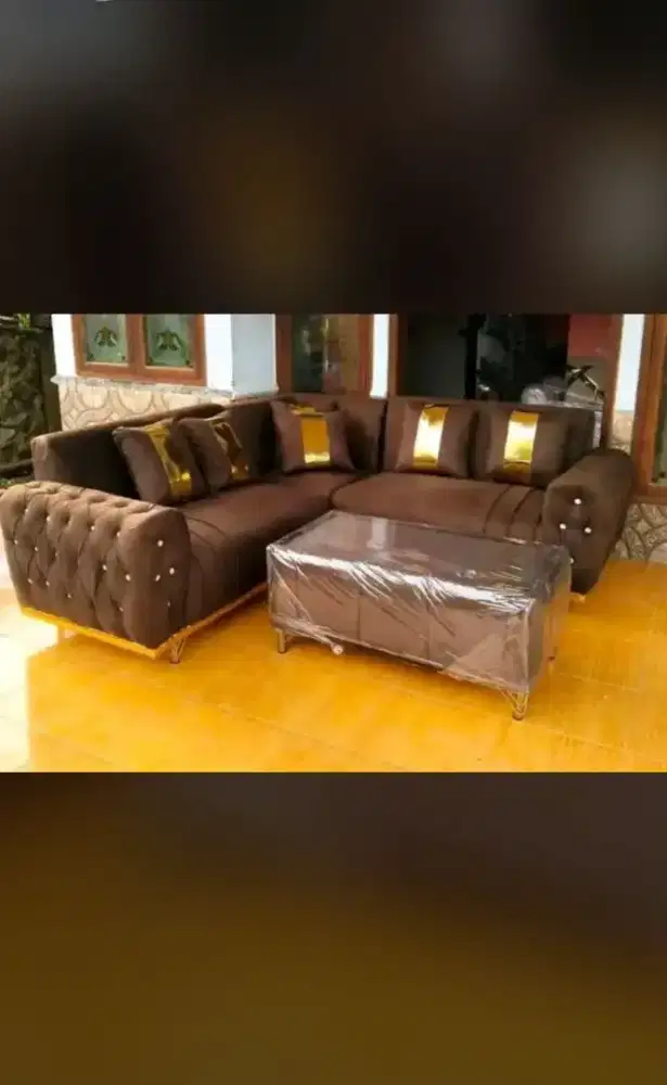 Sofa kancing mewah