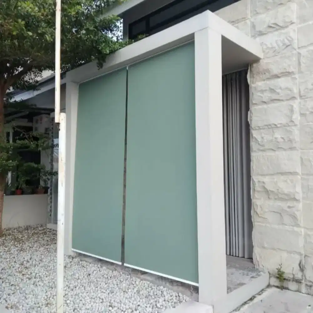 Tirai Roller Blind Outdoor Tahan Sinar Matahari dan  tampias air hujan