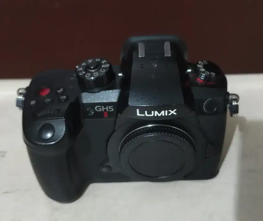 For sale panasonic Lumix GH 5 II ( Body Only)