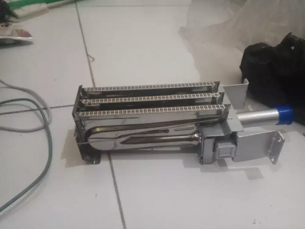 Burner kompor sirip panggangan bakaran