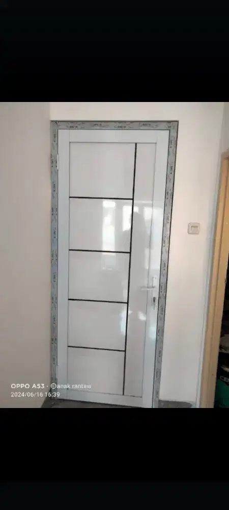 Jual kusen pintu satu dan pintu dua dari bahan aluminium dan kayu