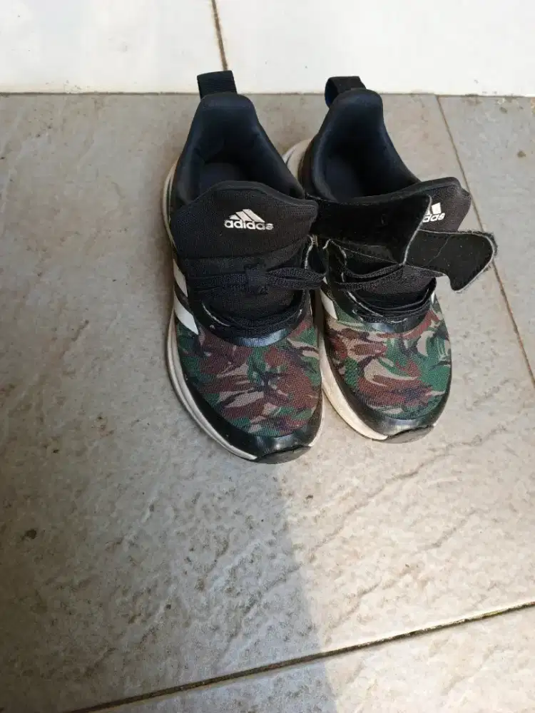 Sepatu Adidas anak