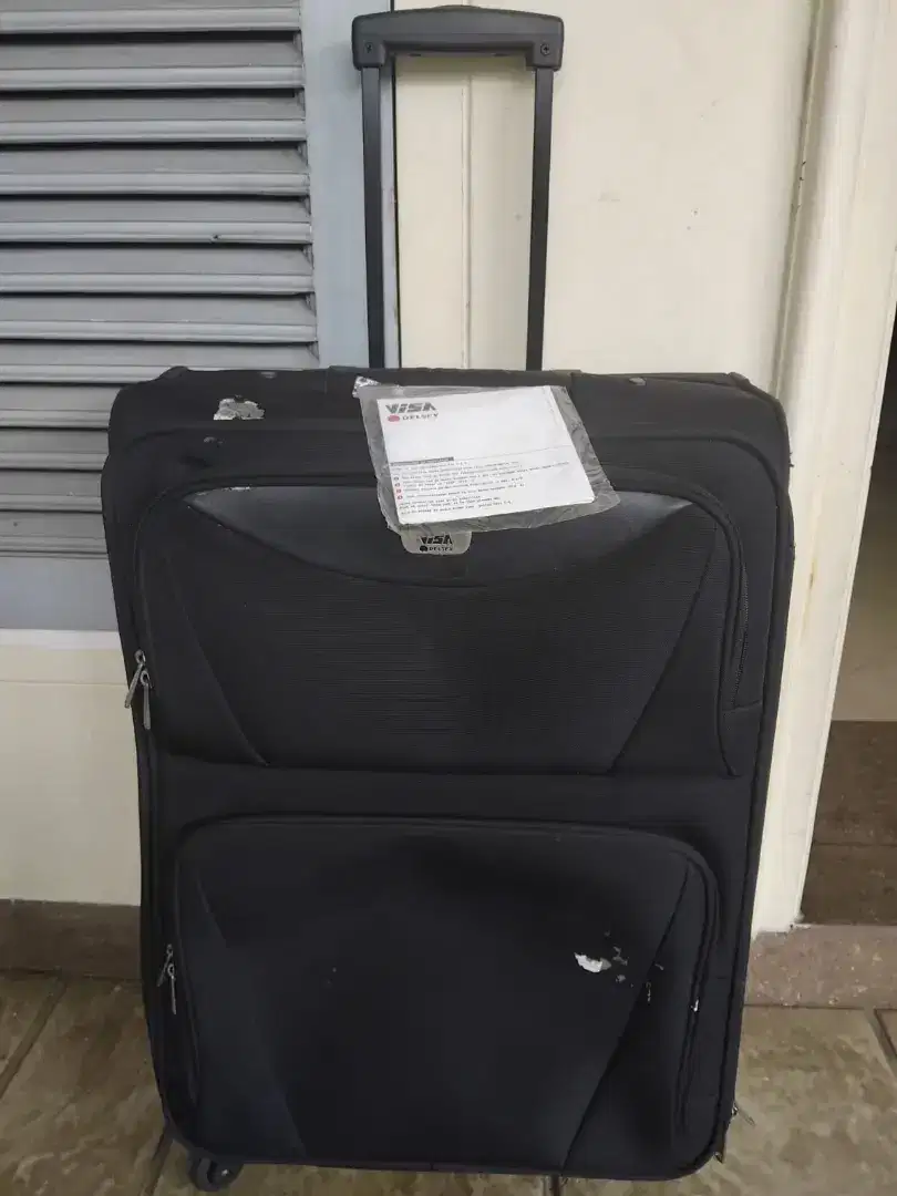 Koper Delsey hitam
