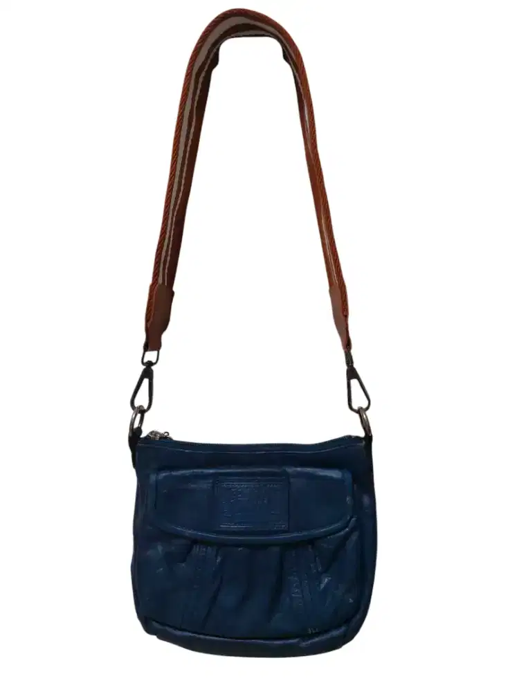 Dijual sling kulit asli Coach