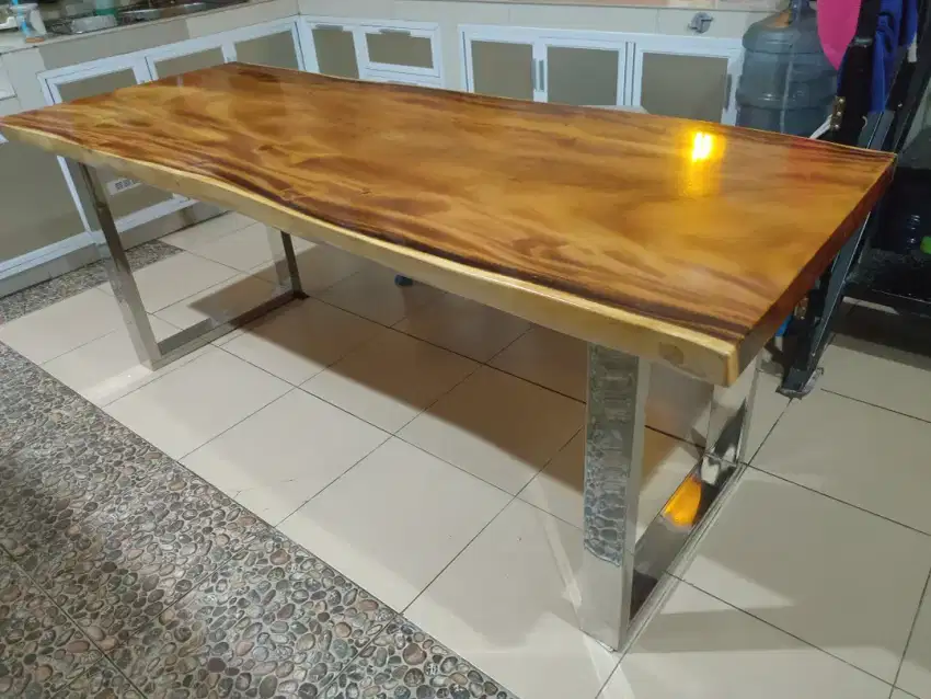 Preloved Meja Makan Custom Kayu Jati

Rangka kaki dr besi 200 x 80 cm