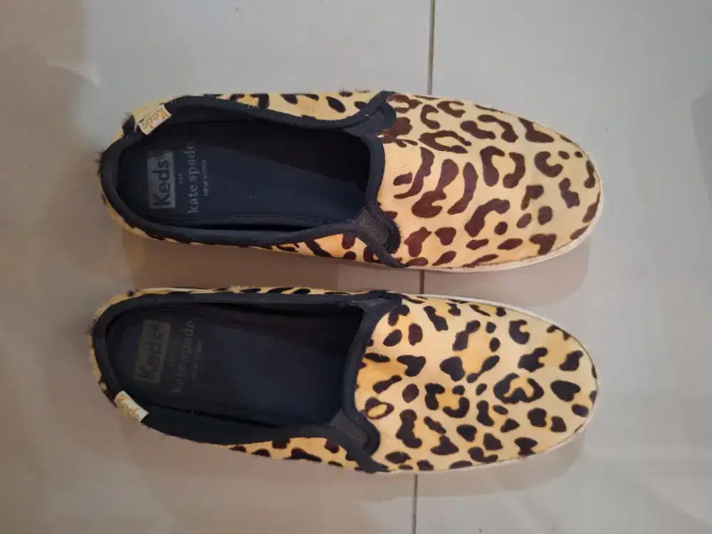 Sepatu sandal merk Keds