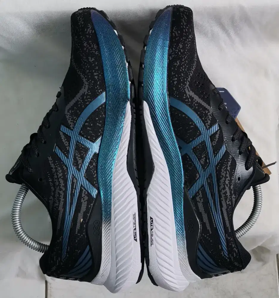ASICS GELL KAYANO 29 Size 42