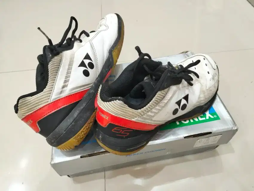 Jual sepatu badminton YONEX ASLI