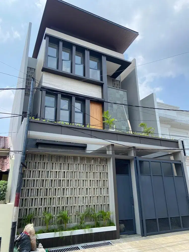 Rumah Baru 3Lantai Di Pondok Indah Jakarta Selatan