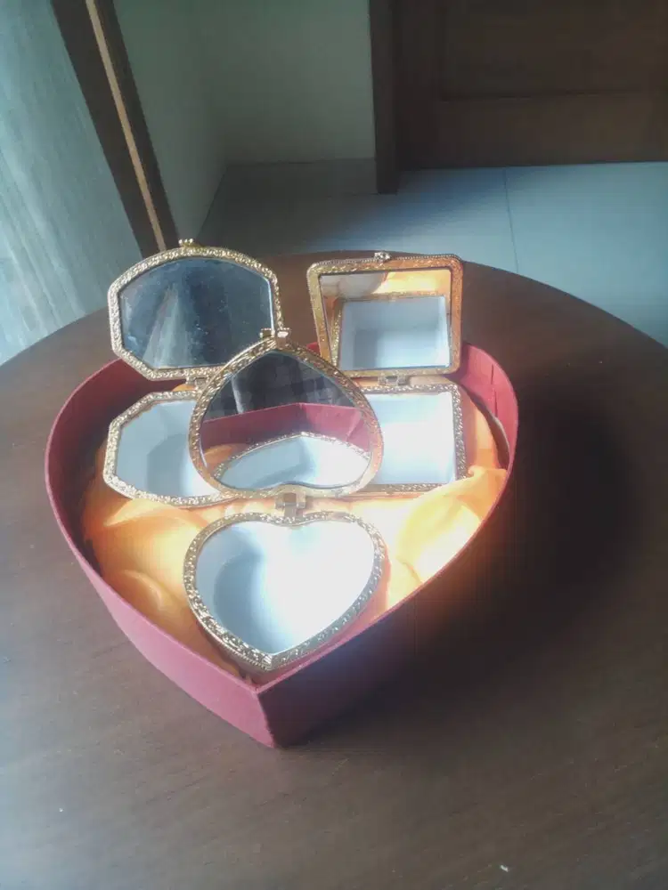 Tempat Perhiasan - Keramik