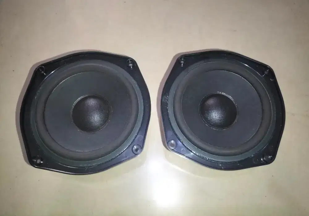 Sepiker pasif ukuran 6 incih kondisi normal