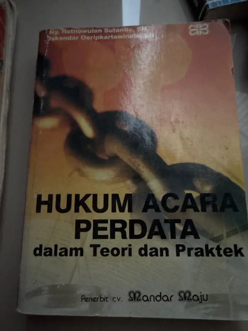 Buku hukum pidana dan perdata