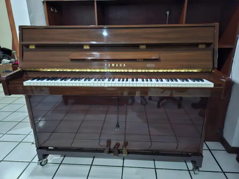 Piano Yamaha LU 90 PW Coklat