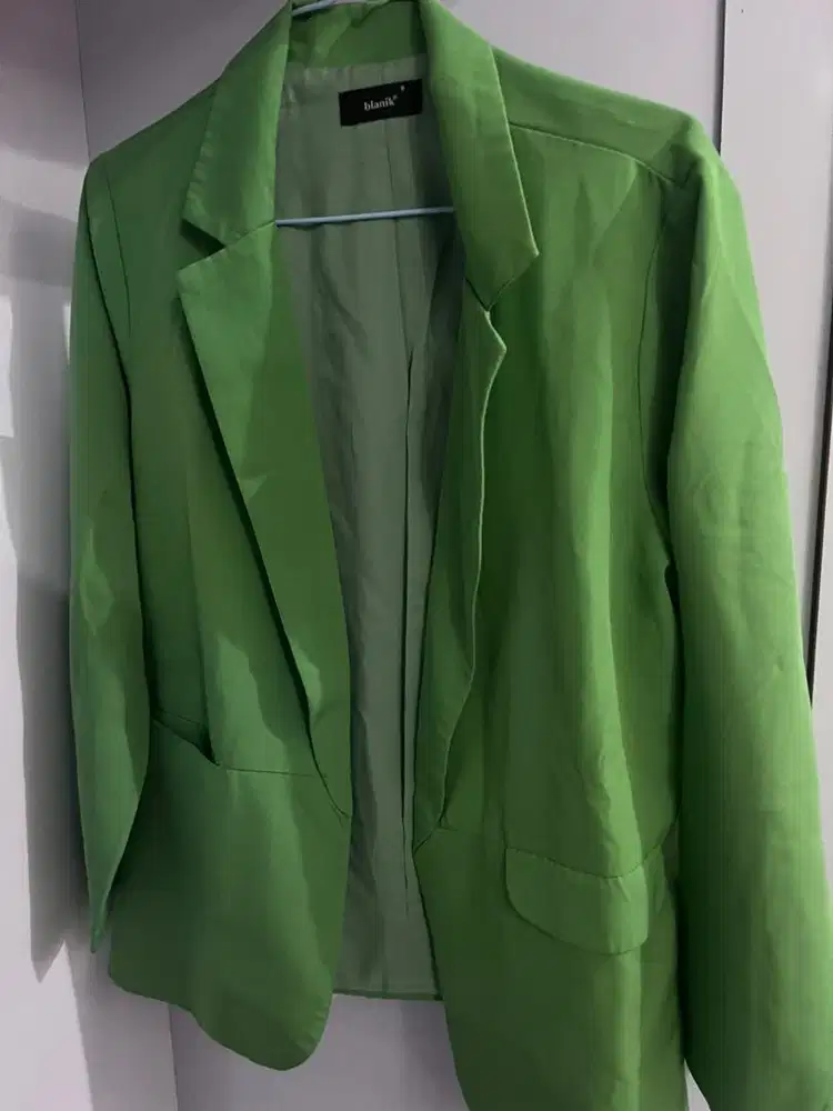 C Blazer hijau size M to L