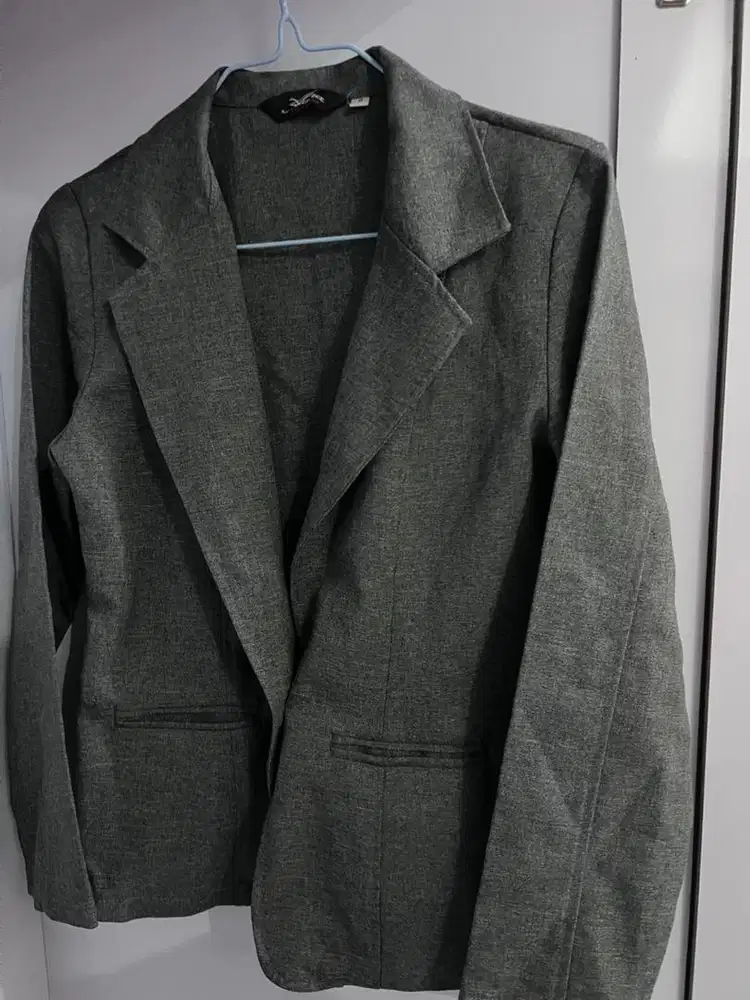 N Blazer abu abu size M