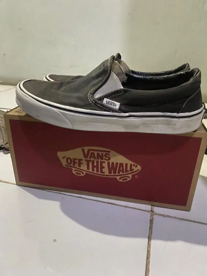Dijual vans slip on size 41 lokasi grogol jakbar