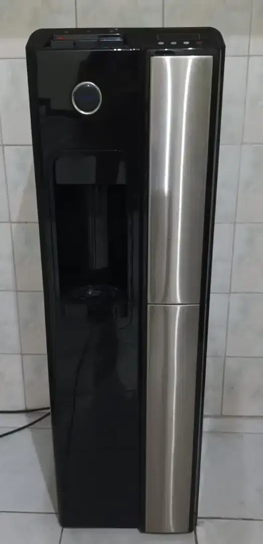 DISPENSER AIR PANAS DINGIN ZEROWAT HITAM