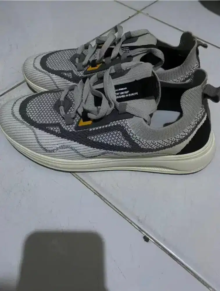 Dijual sepatu pull & bear size 41 lokasi grogol jakarta barat