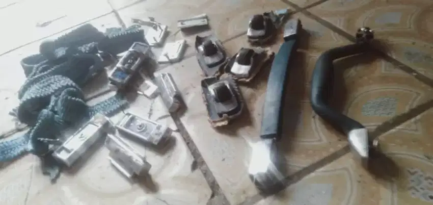Se paket kelengkapan tas koper lawas ex copotan mgkn ada yg perlu nih