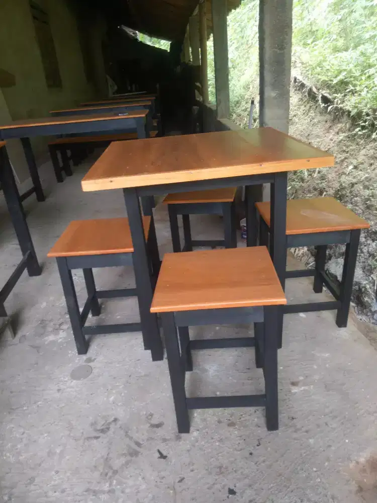 Set meja kursi kedai