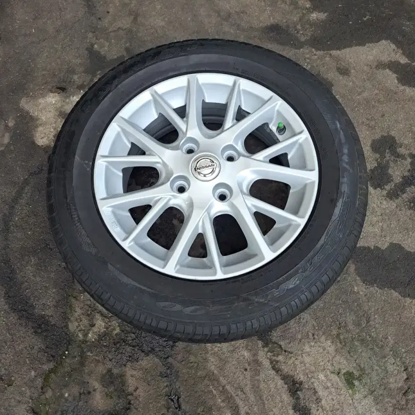 Serep mobil nissan livina ring 15