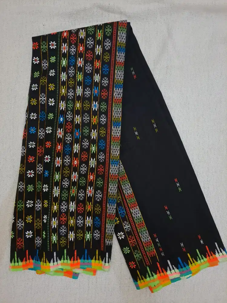 Preloved Sarung Tenun Manggarai