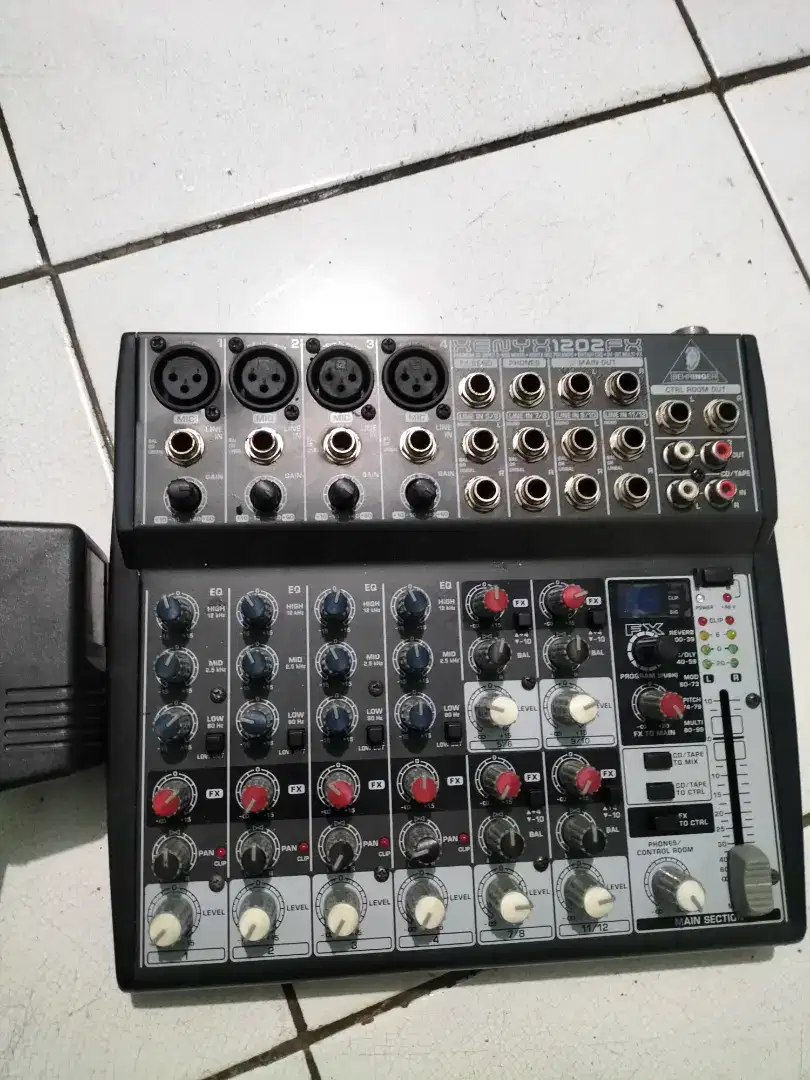 Mixer Behringer xenyx 1202fx