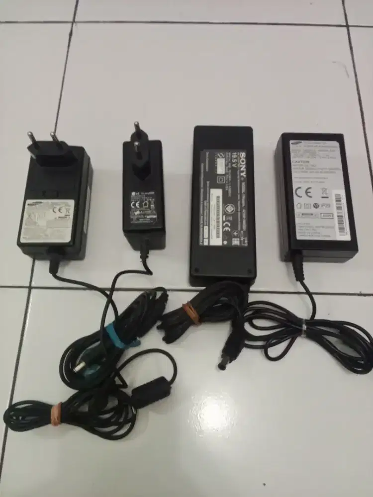 Berbagai adaptor tv/monitor