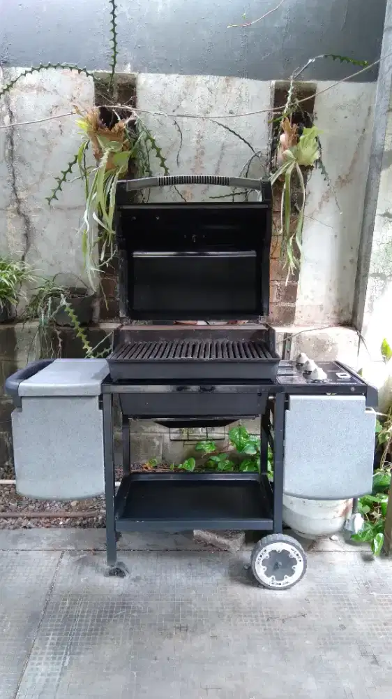 Jual Cepat Mesin Panggang/BBQ Grill Weber Genesis Made in USA 2004