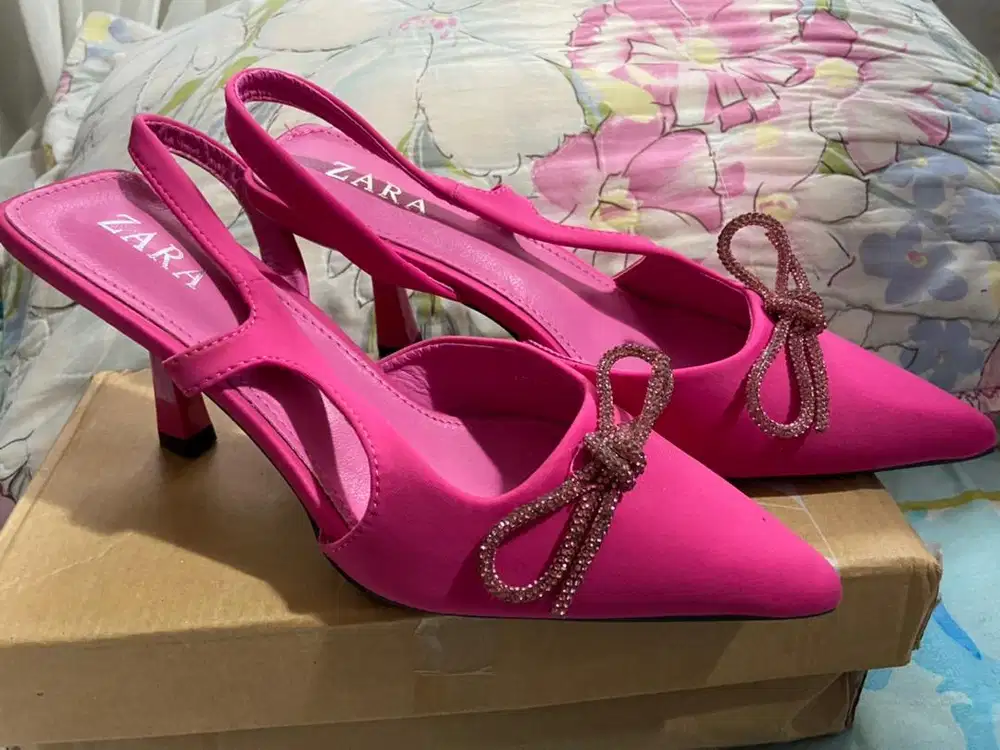 Sepatu heels wanita