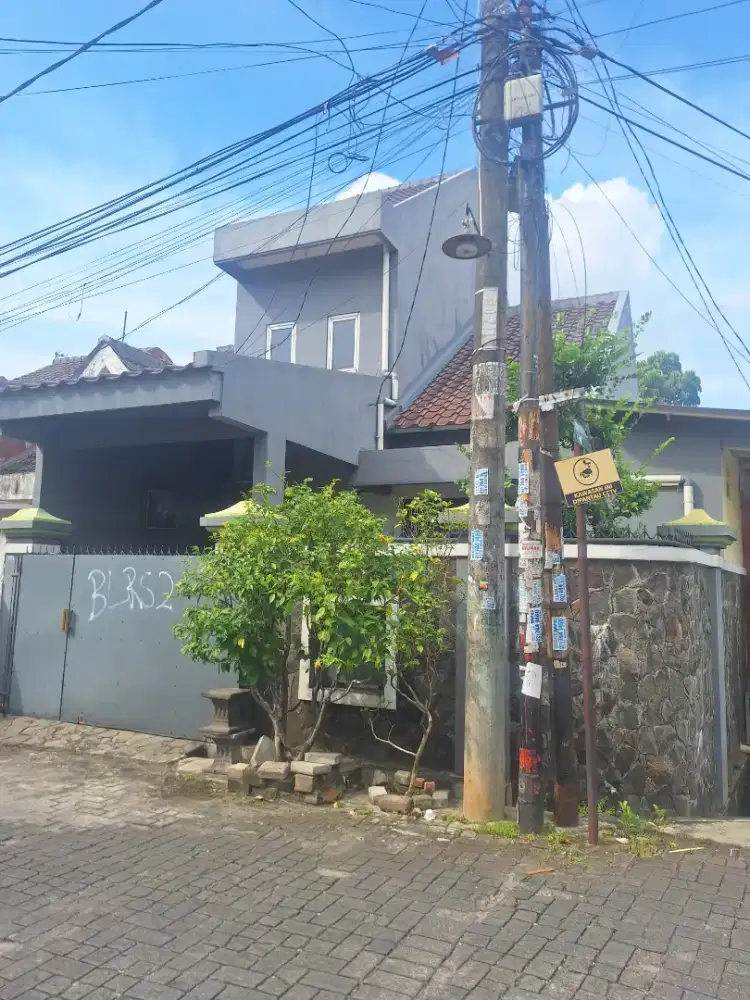 Dijual rumah tinggal huk dengan 2 kontrakan