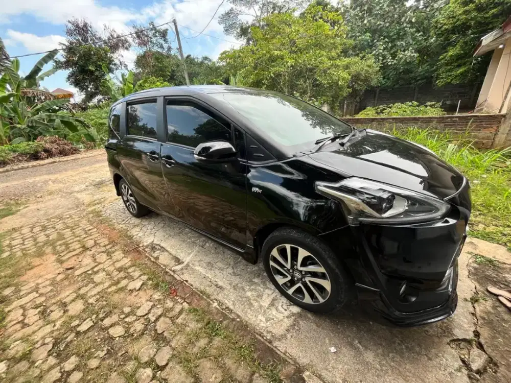 Forsale Toyota Sienta Q