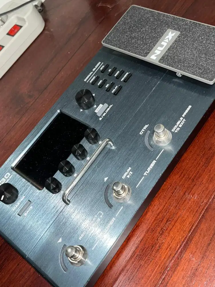 Nux MG-30 Guitar Effect