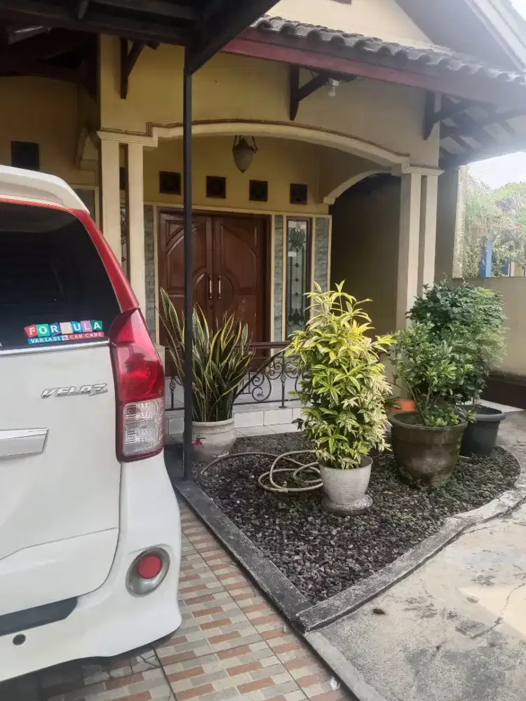 Di Jual Rumah beserta Tanah nya.