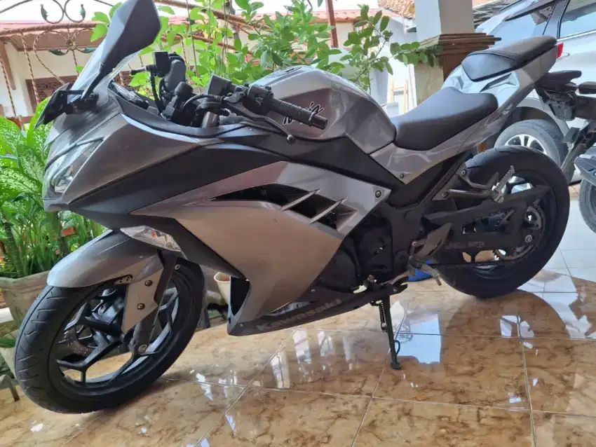 Ninja 250 Fi 2014 km 9 rb