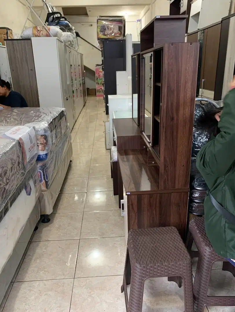 Dicari Karyawan bagian pengiriman & perakitan toko furniture/kasur