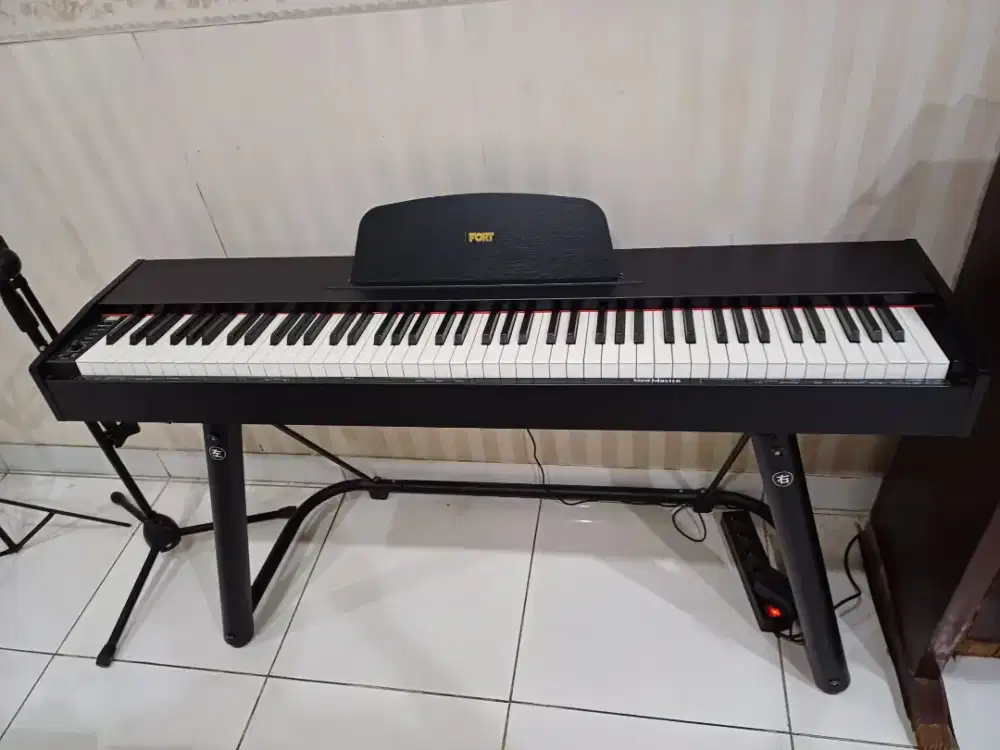 Piano digital merk FORT